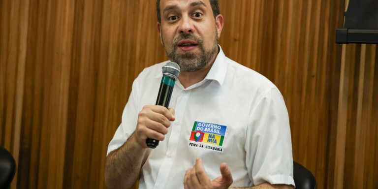 “e-banditismo”,-diz-boulos-sobre-aumento-de-diesel-nos-postos