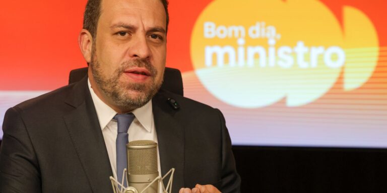 Boulos sobre 6×1: se houver demora, governo envia projeto com urgência boulos-sobre-6×1:-se-houver-demora,-governo-envia-projeto-com-urgencia