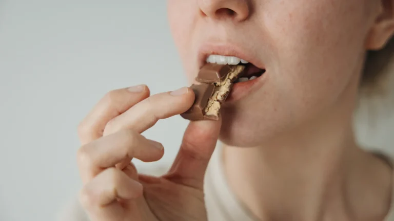 qual-e-a-melhor-hora-para-comer-doces?-nutricionista-explica