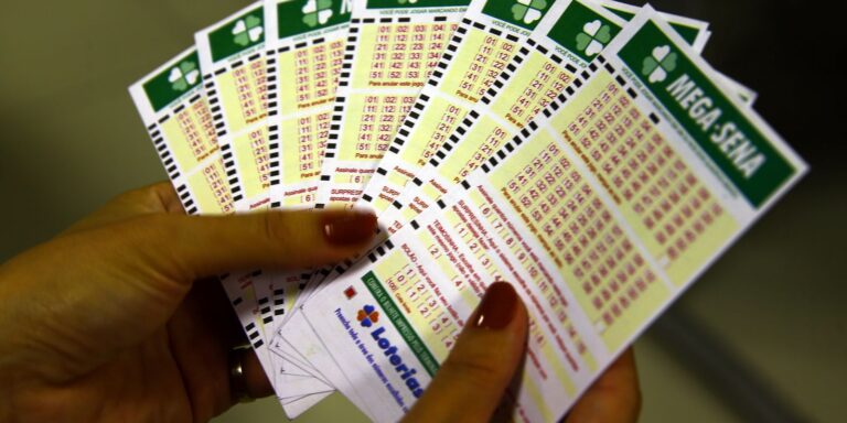Apostador de Curitiba ganha prêmio de R$ 127 milhões da Mega-Sena apostador-de-curitiba-ganha-premio-de-r$-127-milhoes-da-mega-sena