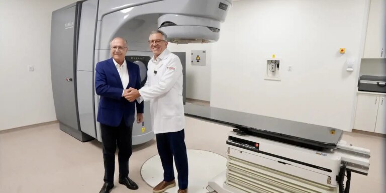 Governo entrega aceleradores lineares para radioterapia para 5 estados governo-entrega-aceleradores-lineares-para-radioterapia-para-5-estados
