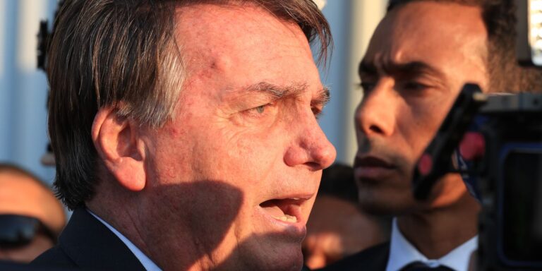 Bolsonaro tem alta hospitalar após passar por cirurgia no ombro bolsonaro-tem-alta-hospitalar-apos-passar-por-cirurgia-no-ombro