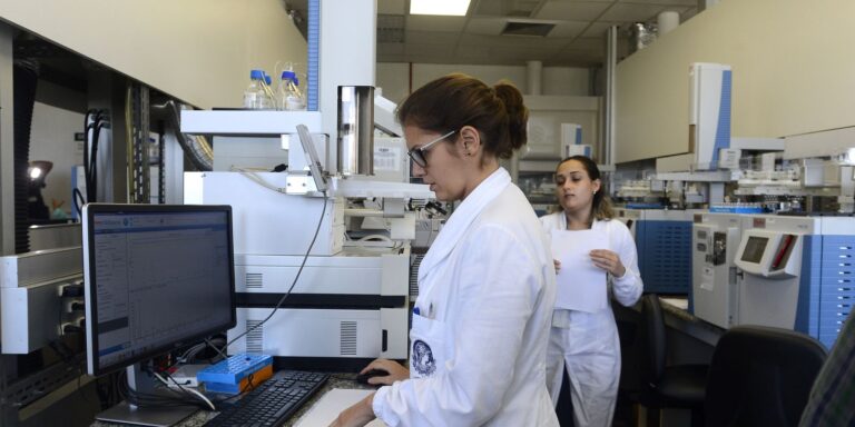 Iniciativas tentam facilitar acesso e permanência de mães na ciência iniciativas-tentam-facilitar-acesso-e-permanencia-de-maes-na-ciencia