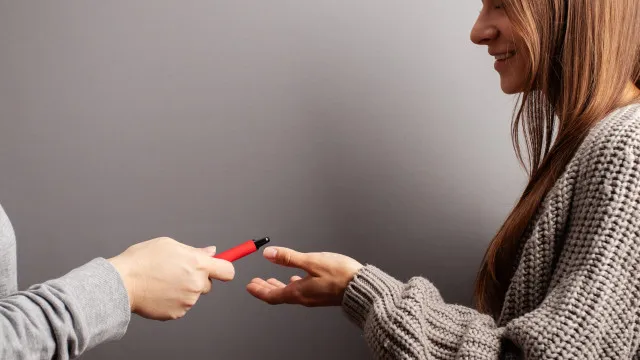Uso De Vapes Por Adolescentes Acende Preocupação Entre Especialistas uso-de-vapes-por-adolescentes-acende-preocupacao-entre-especialistas