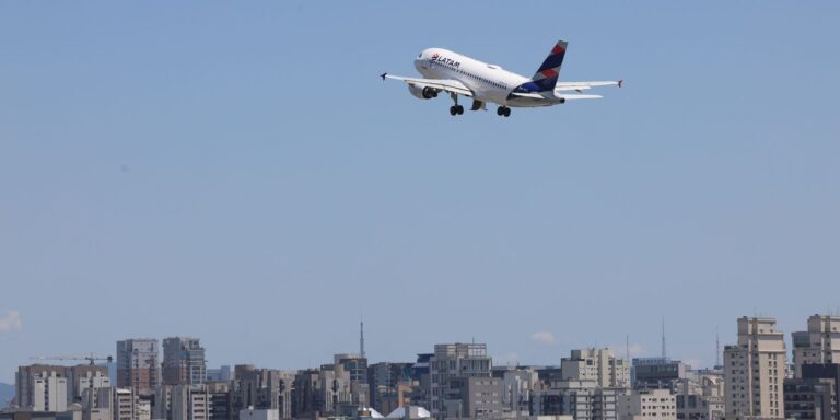 Petrobras reduz preço do querosene de aviação em 14,2% petrobras-reduz-preco-do-querosene-de-aviacao-em-14,2%