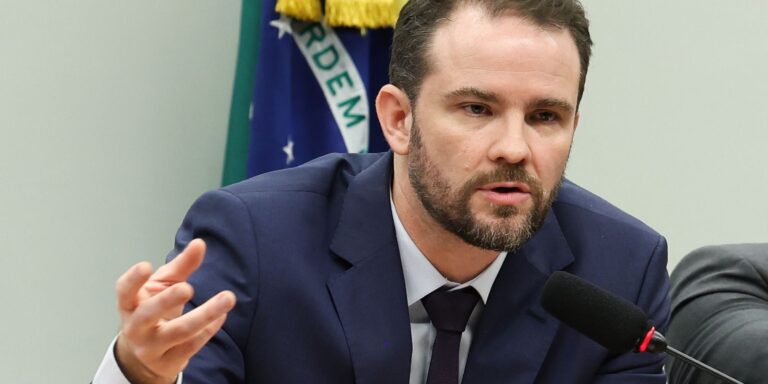 Declaração do IR pode passar a ser automática em até três anos declaracao-do-ir-pode-passar-a-ser-automatica-em-ate-tres-anos