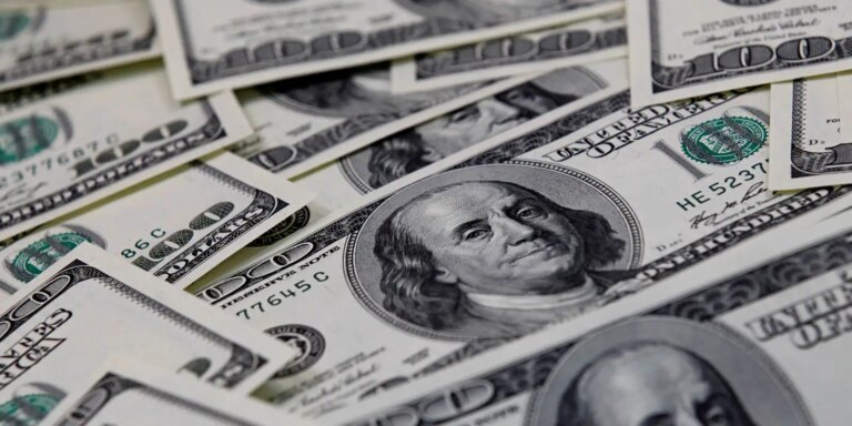 Bolsa cai 2,22%, e dólar volta a subir acima de R$ 5,06 bolsa-cai-2,22%,-e-dolar-volta-a-subir-acima-de-r$-5,06